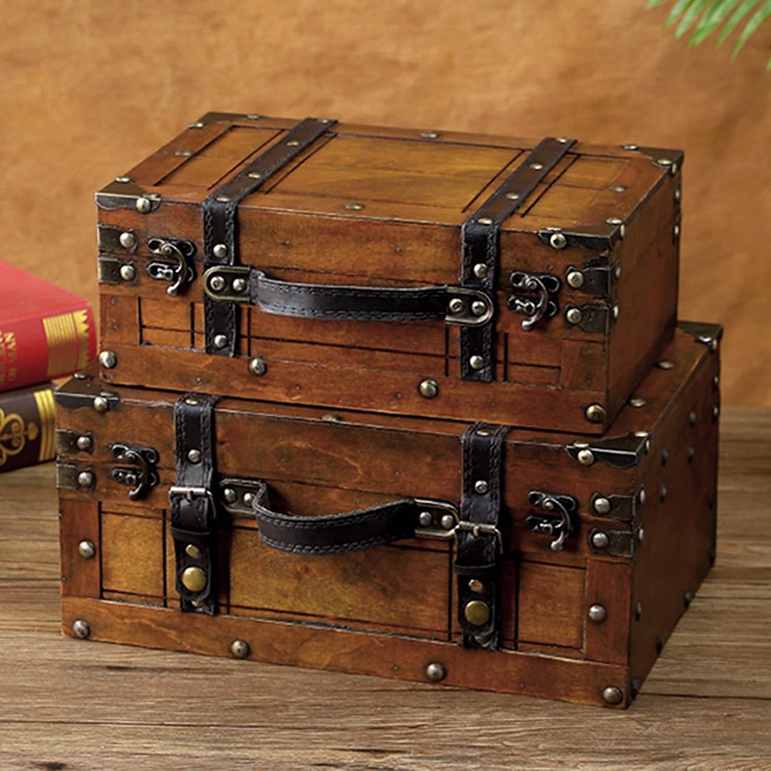 Large Vintage Lockable Wooden Pirate Treasure Chest Storage Box